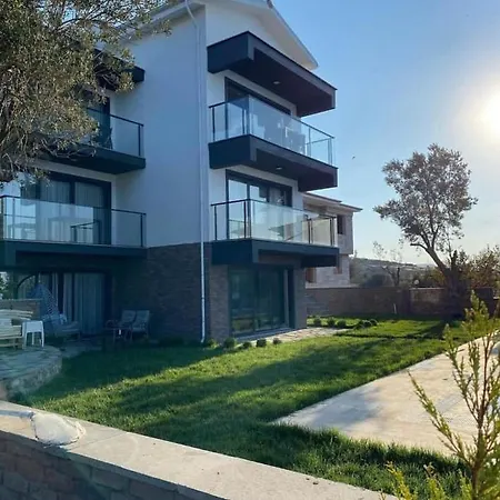 Assos Luna Apartment